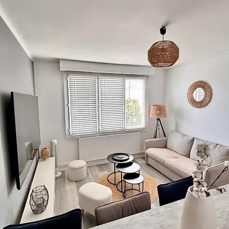 L'alize, Charmante Maison Avec Balcon Et Patio 게스트하우스 4*
