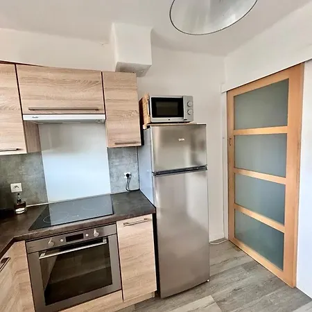 게스트하우스 L'alize, Charmante Maison Avec Balcon Et Patio Les Sables-dʼOlonne