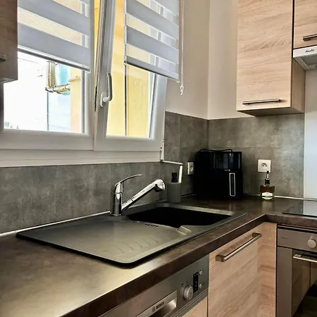 L'alize, Charmante Maison Avec Balcon Et Patio Πανσιόν *