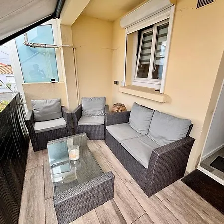 L'alize, Charmante Maison Avec Balcon Et Patio Πανσιόν *