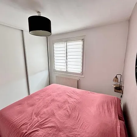 L'alizé, Charmante Maison Avec Balcon Et Patio Les Sables-dʼOlonne