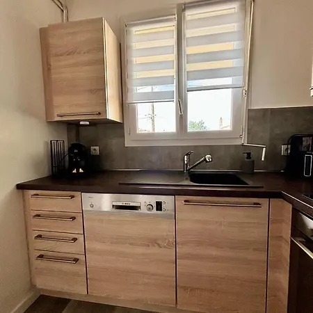 L'alizé, Charmante Maison Avec Balcon Et Patio Pensión Les Sables-dʼOlonne