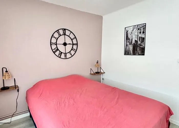 Pensión L'alizé, Charmante Maison Avec Balcon Et Patio 4*