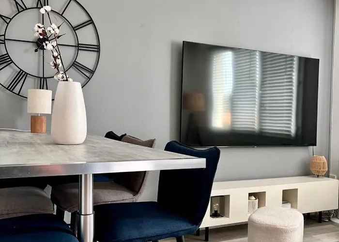 Pensión L'alizé, Charmante Maison Avec Balcon Et Patio 4*