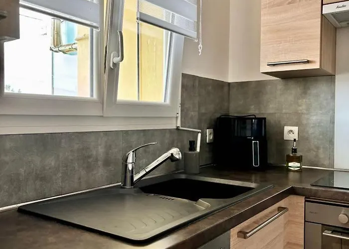 L'alizé, Charmante Maison Avec Balcon Et Patio Pensión 4*