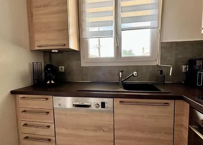 L'alizé, Charmante Maison Avec Balcon Et Patio Pensión Les Sables-dʼOlonne