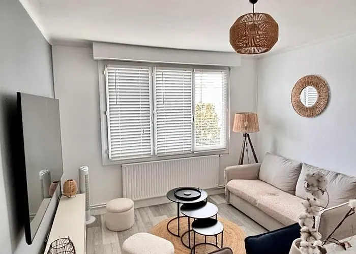 L'alizé, Charmante Maison Avec Balcon Et Patio Pensión 4*